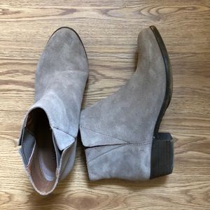 Lucky brand Suede ankle boots